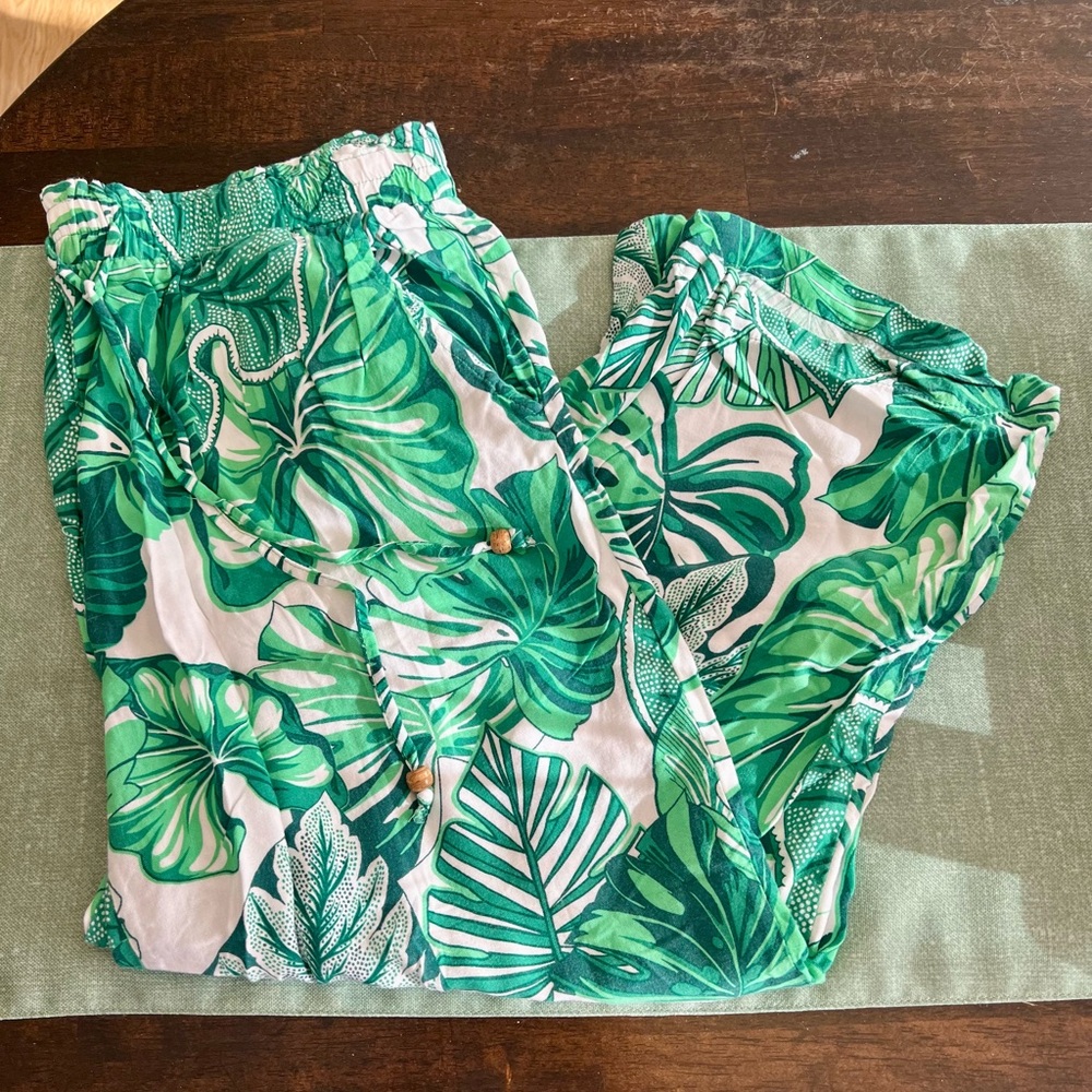 Jane + Delancey Green Leaf Tropical Print Drawstring Pants.